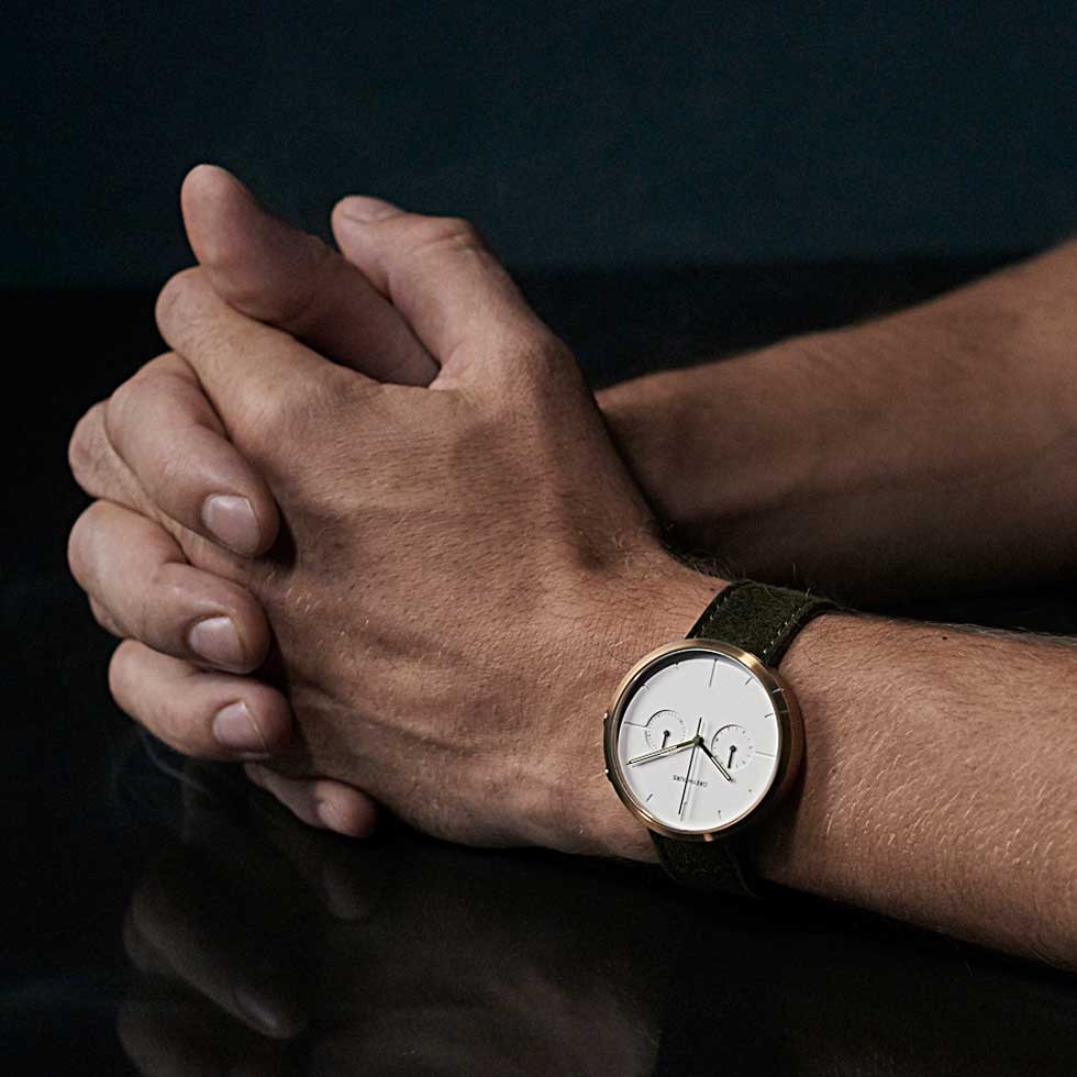 GREYHOURS / VISION Classic Champagne